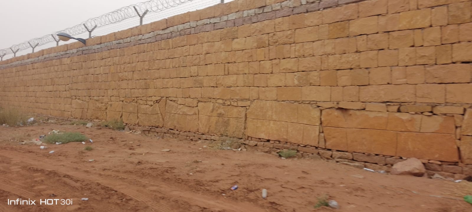 سور حجري بطابع تراثي